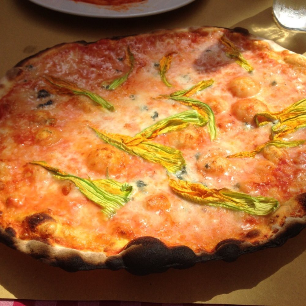 Il Corallo - Fiori di zucchini (with tomato sauce) - Pizza Near Me - Rome, RM Il Corallo - Fiori di zucchini (with tomato sauce) - Pizza Near Me - Rome, RM