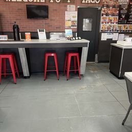 Front bar, ordering station