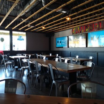 Campbell Pizza - Large Interior - Pizza Near Me - Campbell, California