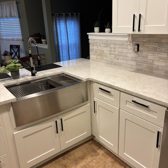 HDQ Remodeling & Repairs - Kitchen Renovation with farm sink. - General Contractors Near Me HDQ Remodeling & Repairs - Kitchen Renovation with farm sink. - General Contractors Near Me