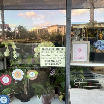 Liz's Flowers - This place makes up its own hours, doesn't stand by their advertised and posted business hours! - Florists Near Me - San Diego, California Liz's Flowers - This place makes up its own hours, doesn't stand by their advertised and posted business hours! - Florists Near Me - San Diego, California
