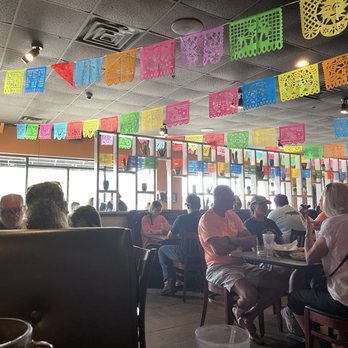 Mr. Cactus Mexican Kitchen - people sitting at tables - Mexican Near Me - Easley, South Carolina
