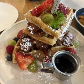 Sunny Side Breakfast - waffle and chikin - Breakfast & Brunch Near Me - Sacramento, California Sunny Side Breakfast - waffle and chikin - Breakfast & Brunch Near Me - Sacramento, California