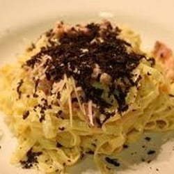 Trattoria Crudo - Tagliatelle mit frischen schwarzen Trüffeln