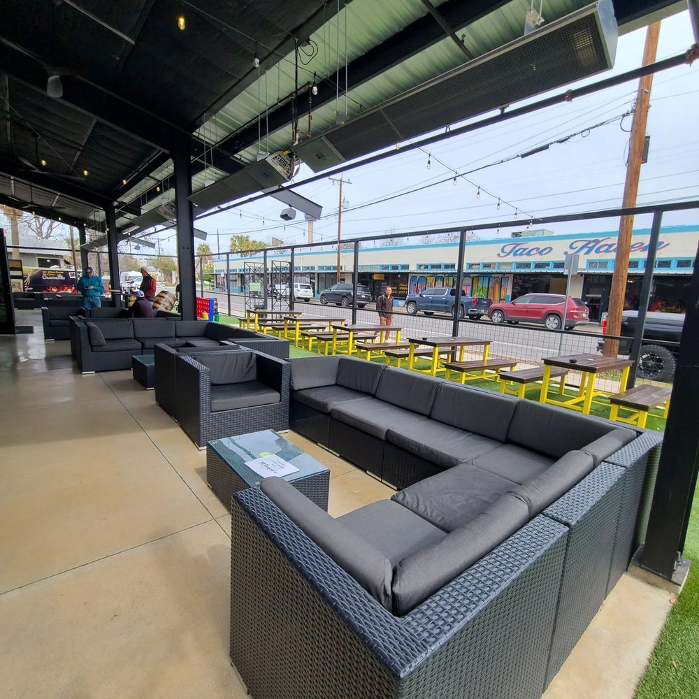 Mcintyre's Southtown - Outdoor seating - Sports Bars Near Me - San Antonio, Texas