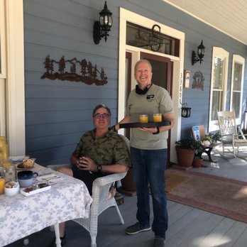 Starlight Pines Bed and Breakfast - Maxx with my husband. - Bed & Breakfast Near Me - Flagstaff, Arizona Starlight Pines Bed and Breakfast - Maxx with my husband. - Bed & Breakfast Near Me - Flagstaff, Arizona