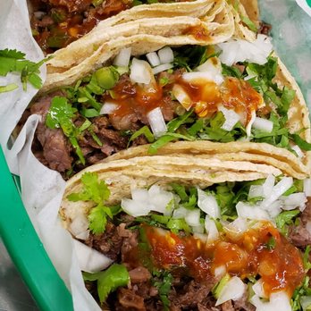 Supermercado La Internacional - Steak Tacos - Mexican Near Me - Chicago, Illinois