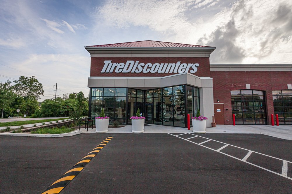 TIRE DISCOUNTERS Updated July 2024 711 N Campbell Station Rd, Knoxville, Tennessee Tires