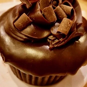 Molly's Cupcakes - Chocolate decadence cupcake - Desserts Near Me - Chicago, Illinois Molly's Cupcakes - Chocolate decadence cupcake - Desserts Near Me - Chicago, Illinois