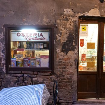 Osteria Il Grattacielo - Front door on the corner - Italian Near Me - Siena, SI Osteria Il Grattacielo - Front door on the corner - Italian Near Me - Siena, SI