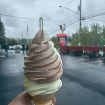 Martha's Dandee Creme - Peanut butter and chocolate twist - Ice Cream & Frozen Yogurt Near Me - Queensbury, New York Martha's Dandee Creme - Peanut butter and chocolate twist - Ice Cream & Frozen Yogurt Near Me - Queensbury, New York