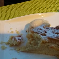 Tijdok - Verse appelcake met een bolletje vanille-ijs