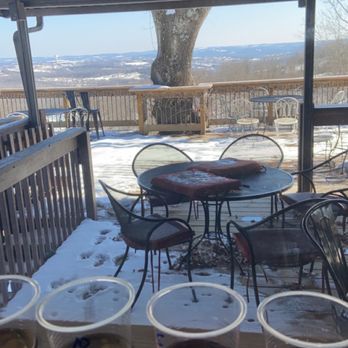 Lindwedel Winery - Patio - Wine Tasting Room Near Me - Branson, Missouri