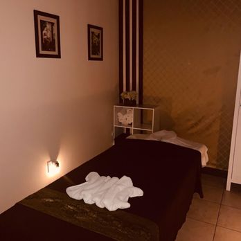 Silver Lake Wellness Spa - Rooms are cozy and beds are very comfortable. - Massage Near Me - Los Angeles, California Silver Lake Wellness Spa - Rooms are cozy and beds are very comfortable. - Massage Near Me - Los Angeles, California