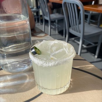 10 Acres Commons - Jalapeño margarita - Seafood Near Me - Victoria, British Columbia