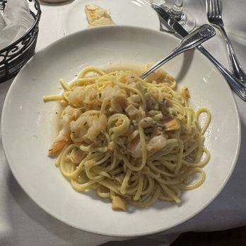 Friendlier - Pizza Near Me - Woodmere, New York Friendlier - Pizza Near Me - Woodmere, New York