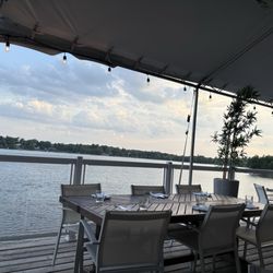 Fishbone By The Lake - Outdoor patio dining