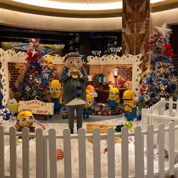 Hilton Americas-Houston - Chocolate Christmas display - Hotels Near Me - Houston, Texas Hilton Americas-Houston - Chocolate Christmas display - Hotels Near Me - Houston, Texas