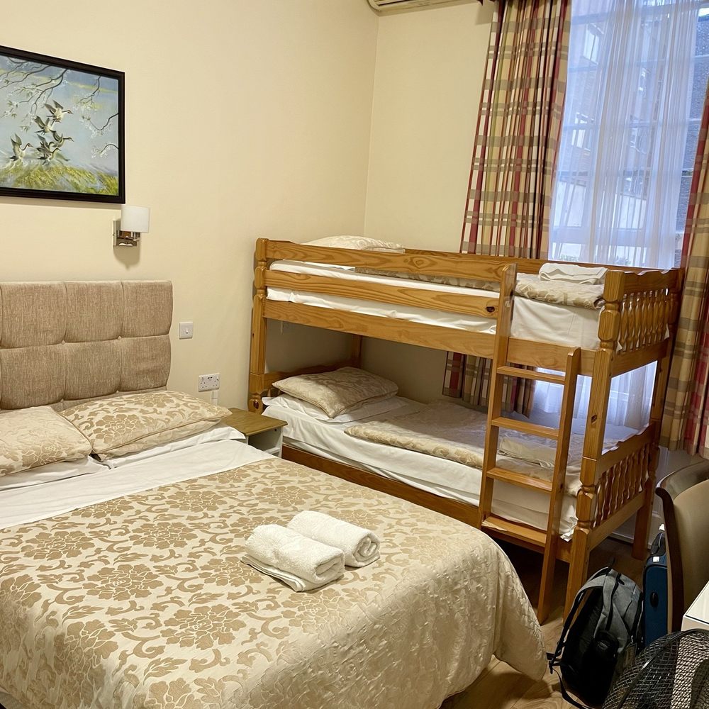 Barry House - Bed & Breakfast Near Me - London, XGL
