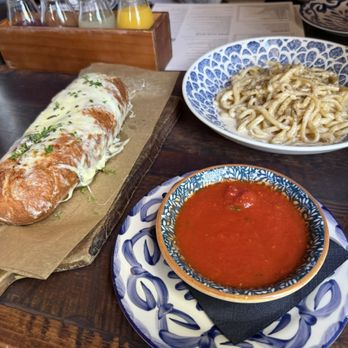 Mia's Italian Kitchen - Pizza Near Me - Alexandria, Virginia Mia's Italian Kitchen - Pizza Near Me - Alexandria, Virginia