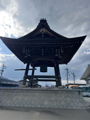 Sakurayama Hachimangu Shrine by null