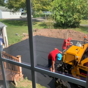 A & H Paving - A view of the precise edges - Excavation Services Near Me - Schwenksville, Pennsylvania A & H Paving - A view of the precise edges - Excavation Services Near Me - Schwenksville, Pennsylvania