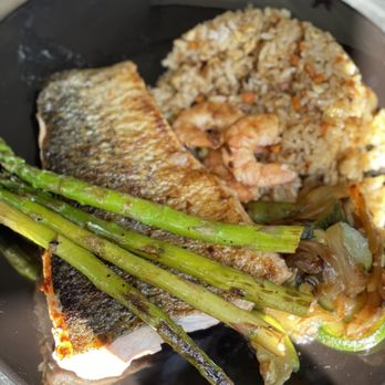 Ochoa’s catering - Salmon w/ asparagus - Caterers Near Me Ochoa’s catering - Salmon w/ asparagus - Caterers Near Me