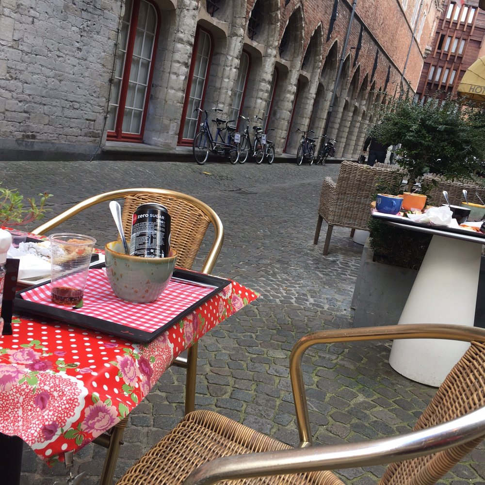 Soup - Dirty dishes and leftover food all over the place. Severely understaffed. - Belgian Near Me - Bruges, VWV