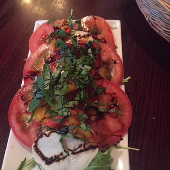 DaCapo - Caprese salad - Italian Near Me - Avon, Connecticut