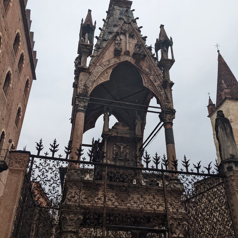 Arche Scaligere - Arche Scaligere, Verona - Landmarks & Historical Buildings Near Me - Verona, VR