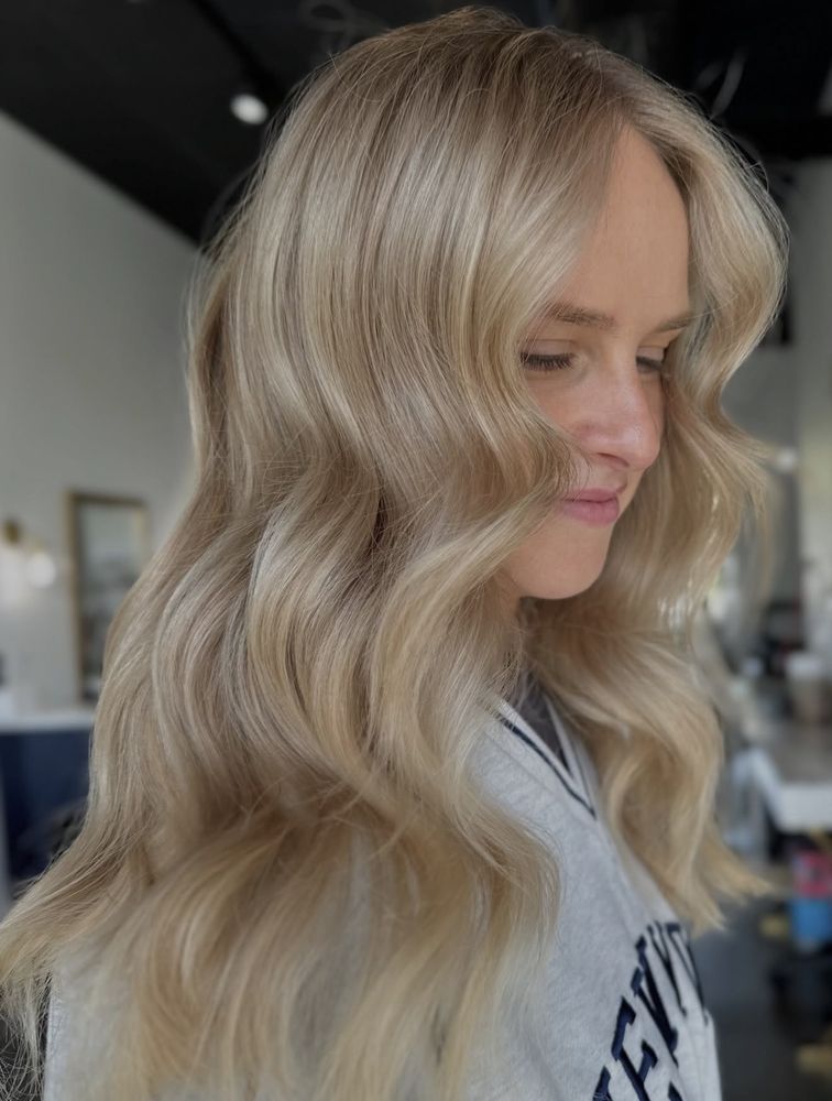 Jenna’s Salon by Maggie Logo