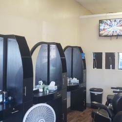 Unique Threading and Beauty - Unique store Salon Stations