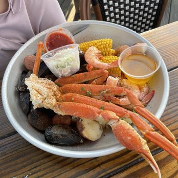 Pier 16 - Steamed seafood platter - Cocktail Bars Near Me - Tybee Island, Georgia Pier 16 - Steamed seafood platter - Cocktail Bars Near Me - Tybee Island, Georgia