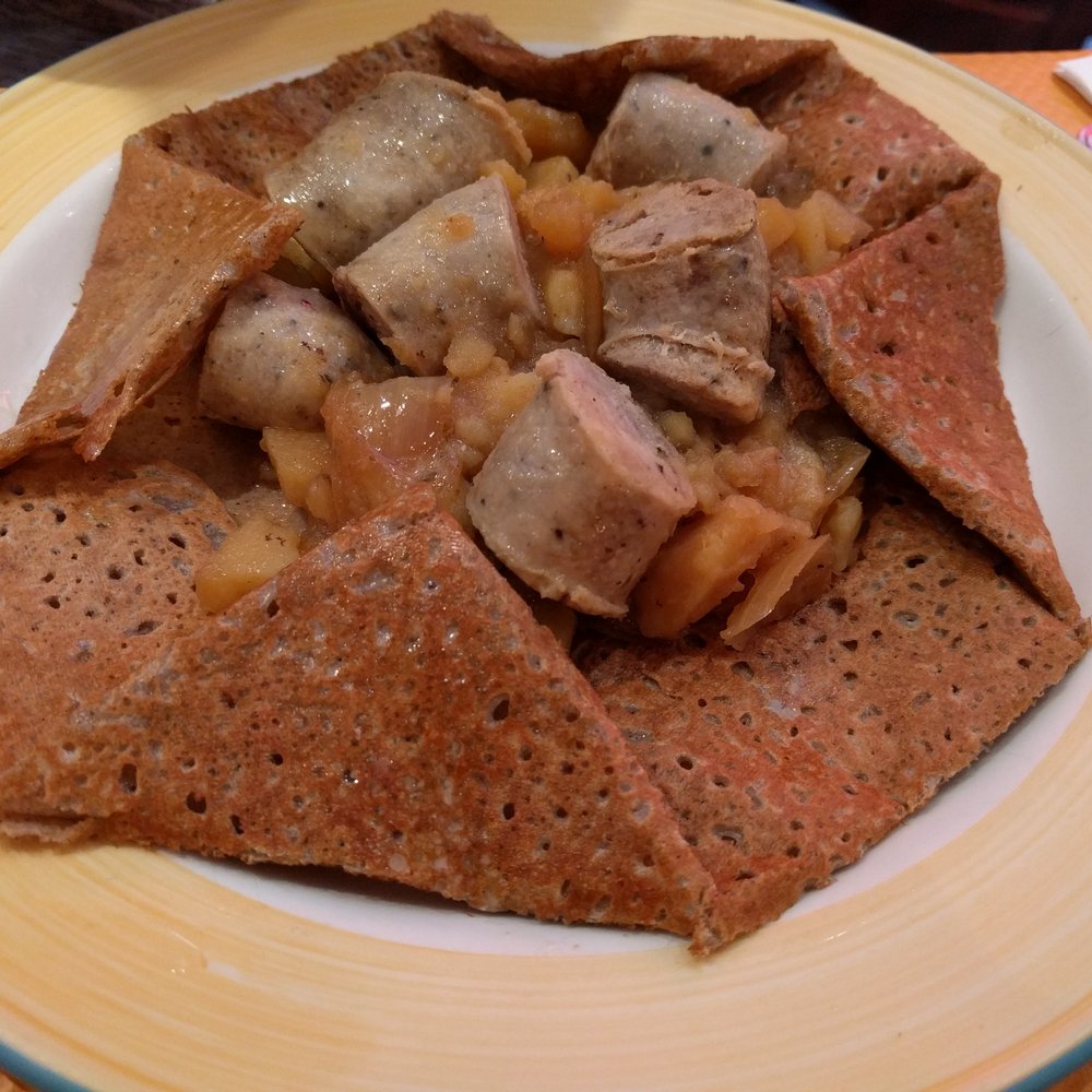 Crêperie Ahna - La galette de Langueux (sausage with potatoes and onions) - Creperies Near Me - Dinan, 22 Crêperie Ahna - La galette de Langueux (sausage with potatoes and onions) - Creperies Near Me - Dinan, 22