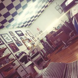 Southpaw Barbershop - Inside the barbershop