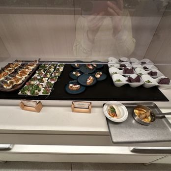 Capital One Lounge - Tapas - Airport Lounges Near Me - Dulles, Virginia