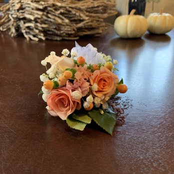 Blooming Arrangements - Florists Near Me