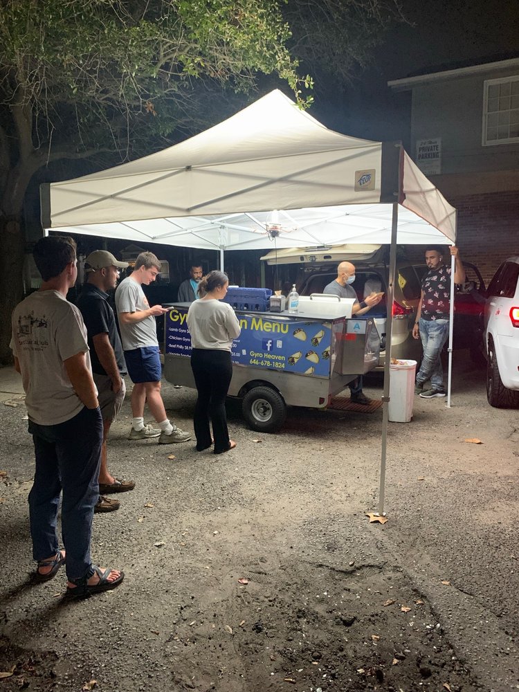 Food from Gyro Heaven Food Truck