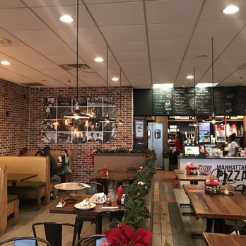 Manhattan Pizza - Cute and cozy - Pizza Near Me - Ashburn, Virginia