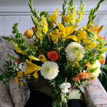 Kennesaw Florist - Mama with the bouquet. - Florists Near Me - Kennesaw, Georgia