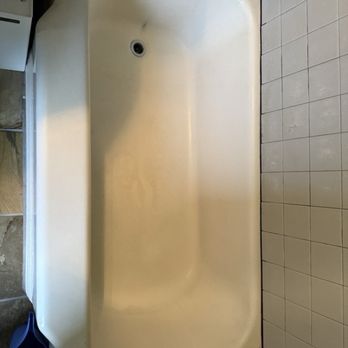 Seattle Bathtub Solutions - Before refinish. - Refinishing Services Near Me