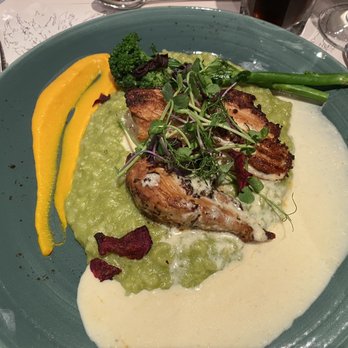 Flamsbrygga Cafe - Herb Marinated Chicken Breast - Cafes Near Me - Flåm