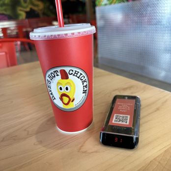 Dave's Hot Chicken - Chicken Shop Near Me - Aventura, Florida