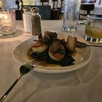 Bourbons Bistro - Fresh scallops - Southern Near Me - Louisville, Kentucky