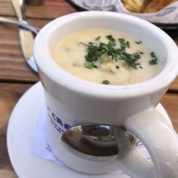 Sam's Anchor Cafe - CLAM CHOWDER [$9, 4.5 stars] - Seafood Near Me - Tiburon, California