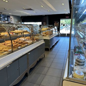 Paris Baguette - Bakery items and cold salad displays - Bakeries Near Me - Queens, New York Paris Baguette - Bakery items and cold salad displays - Bakeries Near Me - Queens, New York