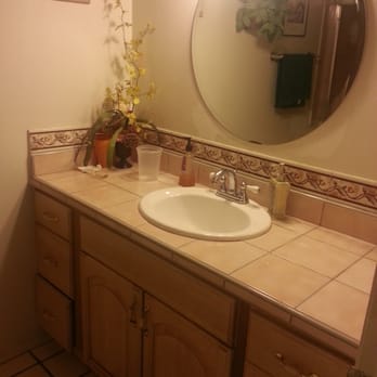 Top King - Guest bath BEFORE - Kitchen & Bath Near Me - Santa Fe Springs, California