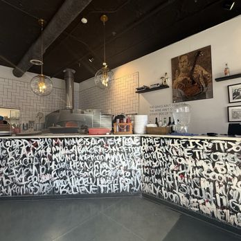 Grateful Bites - Genuine woodfired pizza oven behind the counter - Pizza Near Me - Winnetka, Illinois