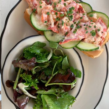 Pilot - Lobster Roll - Cocktail Bars Near Me - Brooklyn, New York