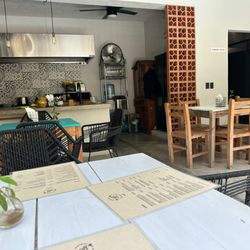 Hotel Distrito 88 - Cafe area.